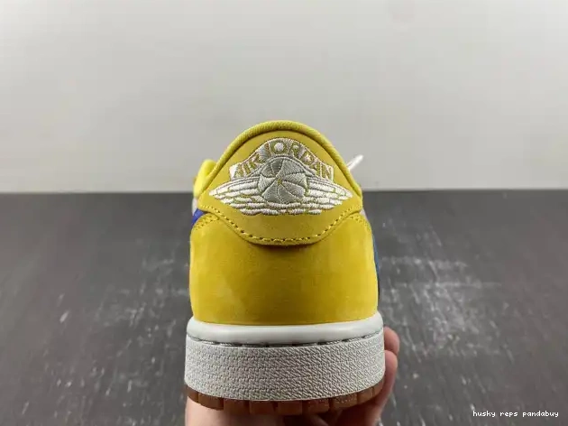 Cheap Husky Low Travis x 1 Air Jordan OG Canary DZ4137-700 Scott 0513